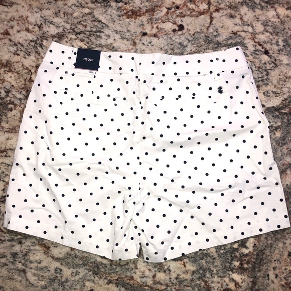 Women’s IZOD shorts. - Picture 2 of 3